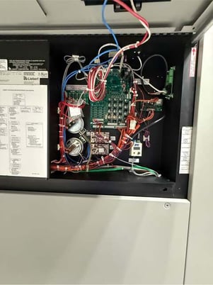 30 Ton, Liebert FH529C, CRAH, Chilled Water, 460 Volts, 3ph (29 available) - Image 7