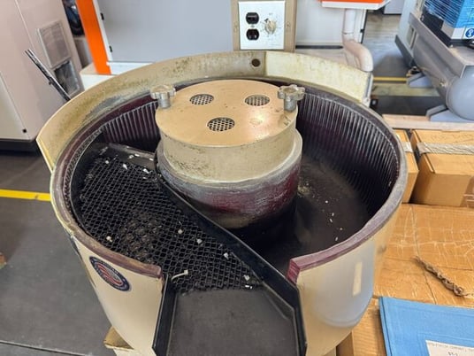 Roto-Finish #SPIRATRON-ST-1, Vibratory Finishing Machine - Image 2