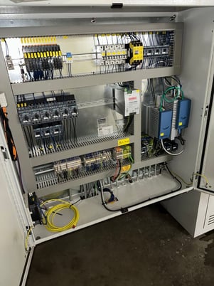 20" x 16" Behringer #HBE411A, Horizontal Saw, 5 HP, 33-360 FPM, Chip Conv., 25.6" feed, 2022 - Image 8