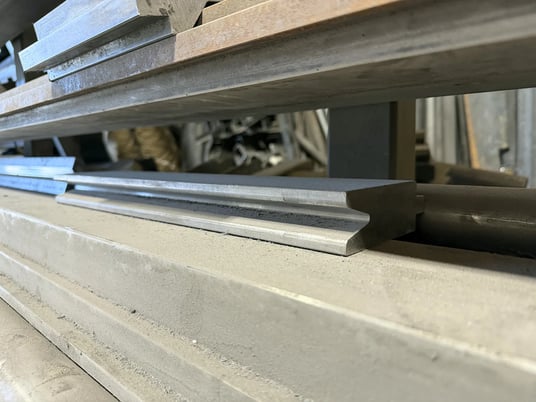 242 Ton, JMT #ADR-43220, hydraulic press brake, 14' overall, 10.4" stroke, 2-Axis Back Gauge, manual - Image 6