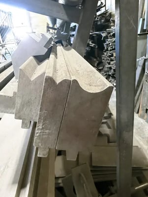 242 Ton, JMT #ADR-43220, hydraulic press brake, 14' overall, 10.4" stroke, 2-Axis Back Gauge, manual - Image 9