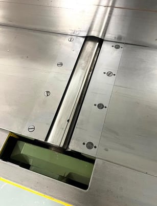16" ZEFAM #DSZA, Jointer, 16.5" x 100" table, 47" x 6.75" fence tilting up to 45&deg;, 4" knife head, 5 HP, 230 - Image 5