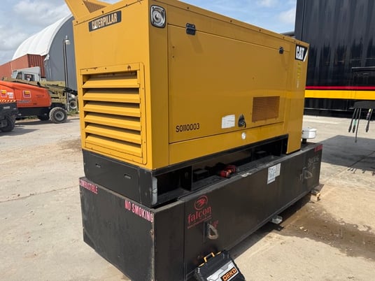100 KW Caterpillar #D100-6, Diesel Generator Set, 1800 RPM, Caterpillar C4.4 engine, 277/480 Volt, 28 hours - Image 1