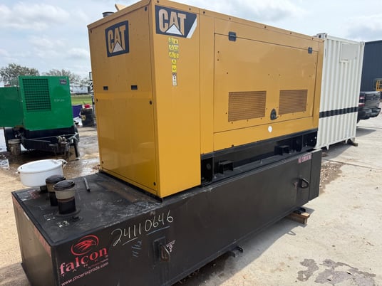 100 KW Caterpillar #D100-6, Diesel Generator Set, 1800 RPM, Caterpillar C4.4 engine, 277/480 Volt, 28 hours - Image 3