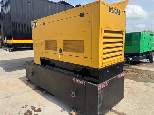 100 KW Caterpillar #D100-6, Diesel Generator Set, 1800 RPM, Caterpillar C4.4 engine, 277/480 Volt, 28 hours - Image 5