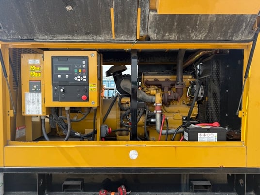 100 KW Caterpillar #D100-6, Diesel Generator Set, 1800 RPM, Caterpillar C4.4 engine, 277/480 Volt, 28 hours - Image 6