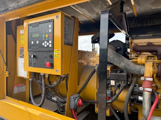 100 KW Caterpillar #D100-6, Diesel Generator Set, 1800 RPM, Caterpillar C4.4 engine, 277/480 Volt, 28 hours - Image 8