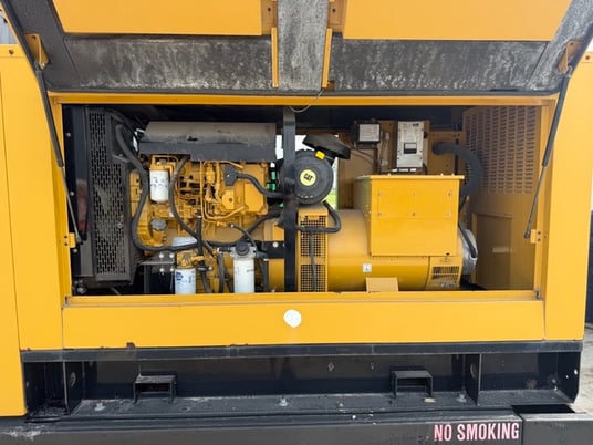 100 KW Caterpillar #D100-6, Diesel Generator Set, 1800 RPM, Caterpillar C4.4 engine, 277/480 Volt, 28 hours - Image 10