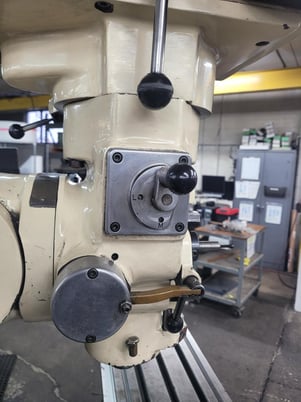 Chevalier #FM-3VKH, Bridgeport style manual knee mill, 10" x50" tbl., 3 HP, 33" X, 16" Y, 15" Z, 60-4500 RPM - Image 7