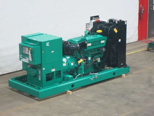 500 KW Cummins #DFEK, diesel generator set, 277/480 Volts, 755 HP @ 1800 RPM, QSX15-G9 NR2 engine, EPA Tier - Image 2