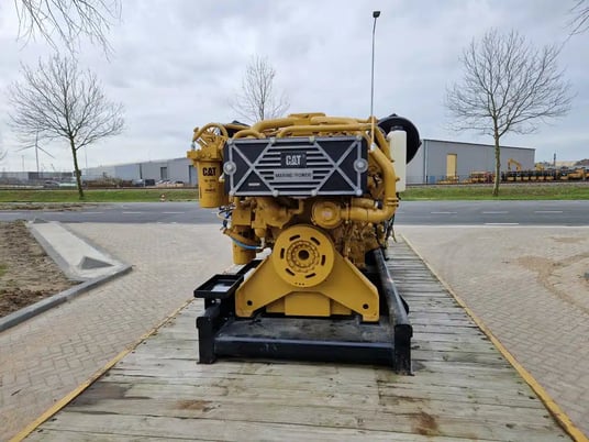 910 KW Caterpillar #C32-Acert, marine diesel generator set, 277/480 Volts, 3-phase, 1333 HP @ 1800 RPM - Image 2
