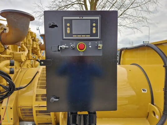 910 KW Caterpillar #C32-Acert, marine diesel generator set, 277/480 Volts, 3-phase, 1333 HP @ 1800 RPM - Image 4