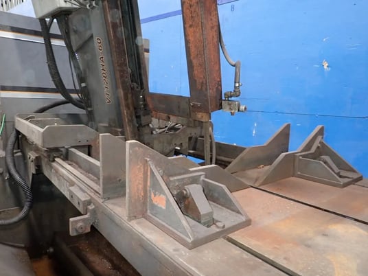20" HEM #VT120HA-60, Vertical Band Saw, 440 V., conveyors, ctrller, 7.5 HP - Image 8