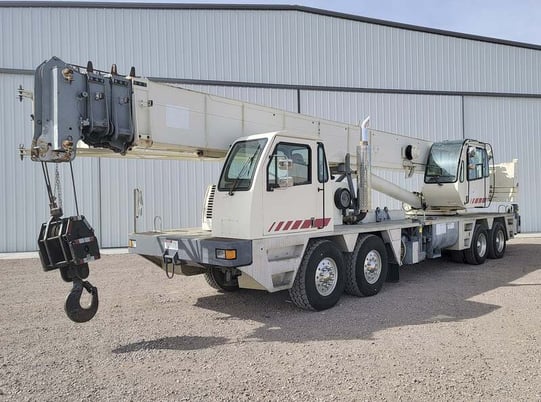 54 Ton, Terex #T560, truck crane, 110' lift height, 32' jib, Detroit Series 60 diesel engine, 2001 - Image 1