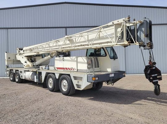 54 Ton, Terex #T560, truck crane, 110' lift height, 32' jib, Detroit Series 60 diesel engine, 2001 - Image 2