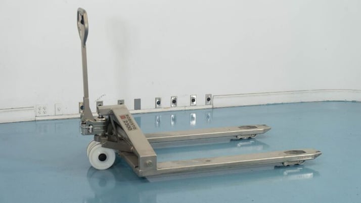 Schneider #Robusto-2300, Stainless Steel pallet jack, 38.5" W x 54" L forks - Image 3