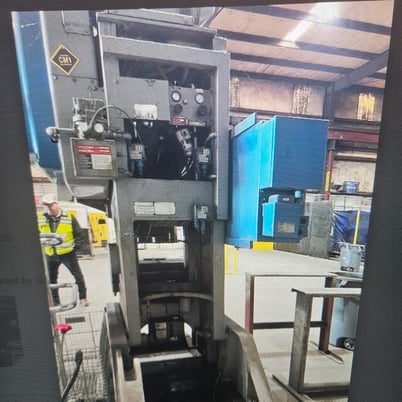 60 Ton, Bliss #C-60, punch press, 4" stroke, 14.5" Shut Height, 3" adj., 21" x32" bed, 90 SPM, 1998 - Image 2