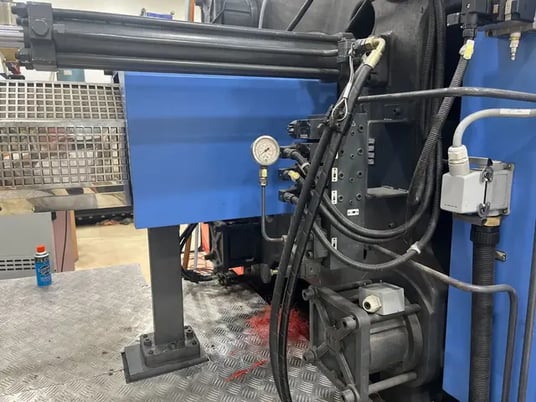 674 Ton, 110 oz., Haitian #MA6000-4500, servo hydraulic horizontal plastic injection molder, 34.65" x 34.65" - Image 5