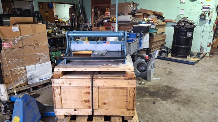 18 gauge x 2' Roper Whitney #125, benchtop metal shear, new in crate - Image 1
