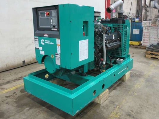 70 KW Cummins #GGHF, Natural gas / propane generator set, 87 hours, 126 HP @ 1800 RPM, Ford WSG1068 6.8L - Image 2