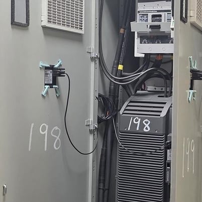 Siemens 200 KW VFD w/400 AMP Breaker, 2020 - Image 2