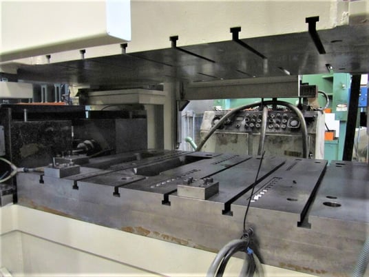 440 Ton, Invernizzi #T400GNT2, Link type deep draw, 5" stroke, 22" SH, 30-120 spm, feedline, video - Image 3