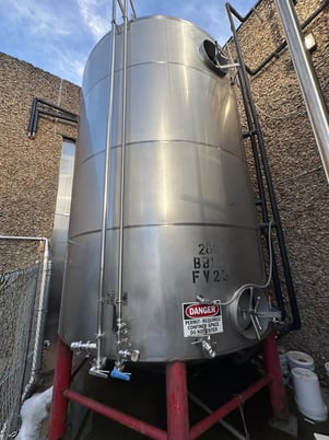 8400 gallon Stainless Steel Jacketed Tank, 10' diameter x 18'-6" height - Image 5