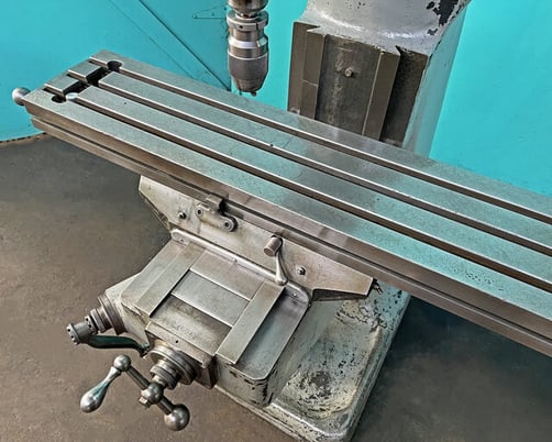 Bridgeport #Series-I, Vertical Milling Machine, 9" x 42" table, 30" X, 12" Y, 16" Z, 5" Quill, 80-2720 RPM - Image 4