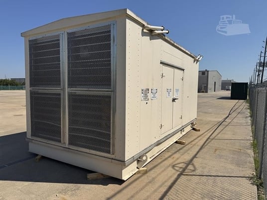 750 KW Caterpillar #3412, Diesel Generator Set, 1200 amp main circuit breaker, 1109 HP CAT engine, 1800 RPM - Image 1