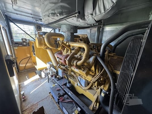 750 KW Caterpillar #3412, Diesel Generator Set, 1200 amp main circuit breaker, 1109 HP CAT engine, 1800 RPM - Image 5