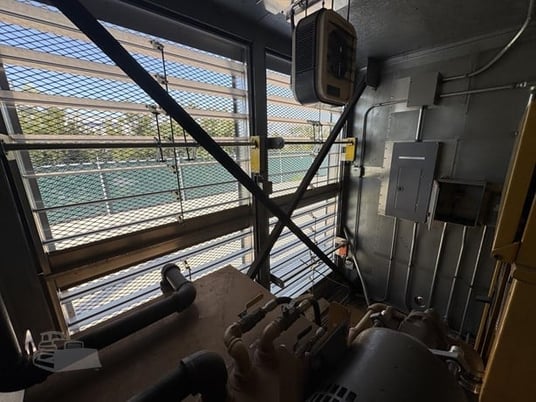 750 KW Caterpillar #3412, Diesel Generator Set, 1200 amp main circuit breaker, 1109 HP CAT engine, 1800 RPM - Image 9