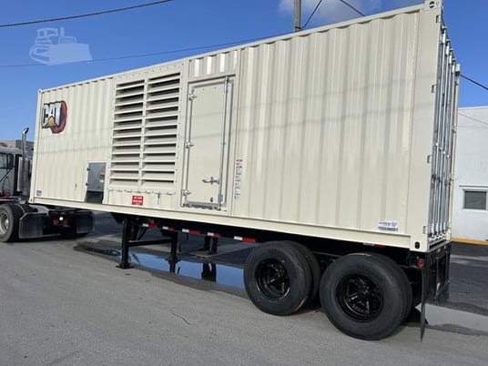 800 KW Caterpillar #XQ800, Towable Diesel Generator, 30' sound attenuated container, 1200-gallon double wall - Image 2