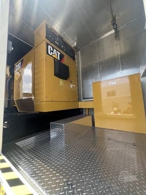 800 KW Caterpillar #XQ800, Towable Diesel Generator, 30' sound attenuated container, 1200-gallon double wall - Image 3
