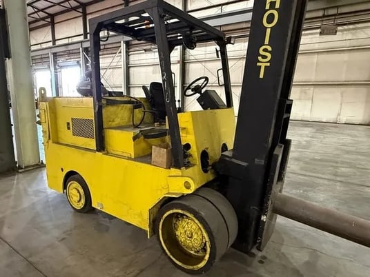 30000 lb. Hoist #F101-15X, LP gas forklift, coil ram, solid tires, 1999 - Image 2