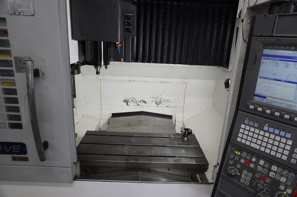 Okuma #Genos-M460-VE, CNC vertical machining center, 32 automatic tool changer, 30" X, 18.1" Y, 18.1" Z - Image 4