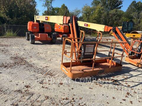 Jlg Industries, Inc. 860SJ JLG, Articulated Boom Lift, 2205 hours, S/N: 0300086168, 2005 - Image 2