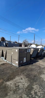 12.5 Ton, York #7J15N24R2B3ACA2A2 Sun Pro 3 Predator RTU package unit, 208/230 V., 3 phase, 60 Hz, gas heat - Image 2