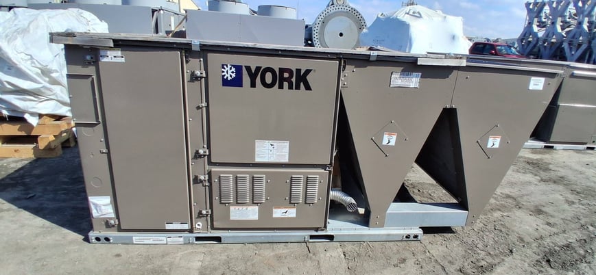 12.5 Ton, York #7J15N24R2B3ACA2A2 Sun Pro 3 Predator RTU package unit, 208/230 V., 3 phase, 60 Hz, gas heat - Image 8
