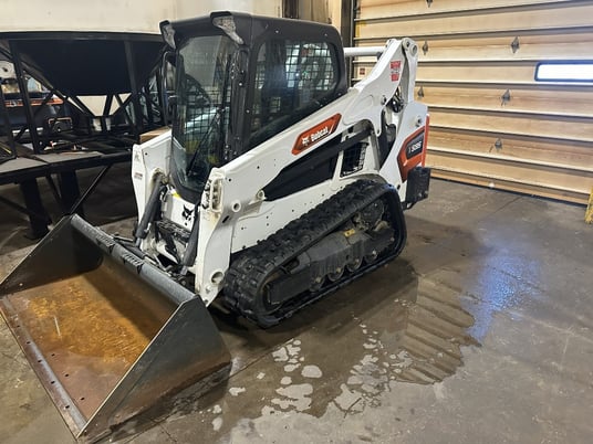 Bobcat #595 Tracked Skid Steer, Like New - Image 2