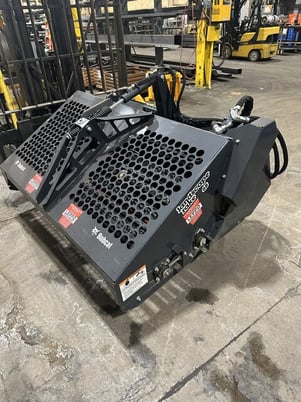 Bobcat #595 Tracked Skid Steer, Like New - Image 4