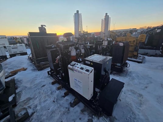 66 KW Isuzu, diesel generator set, 208 Volts, 3-phase, BJ-4JJ1XYGV-01 engine, 2011 - Image 3