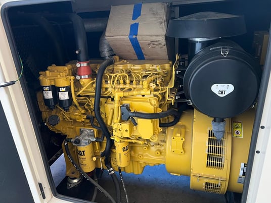 200 KW Caterpillar #D200GC, Diesel Generator Set, Sound Attenuated Enclosure, 4364 HP @ 1800 RPM CAT C7.1 - Image 7