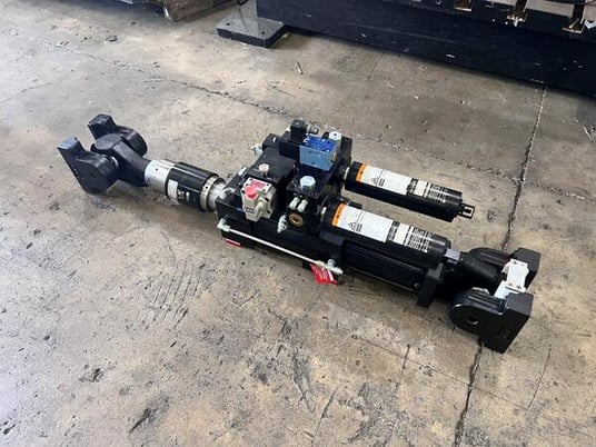 MTS #244.23, Hydraulic Actuator, 35 KIP (160kN), 12.73 in area, 6" dynamic stroke, 6.5" static, MTS manifold - Image 2