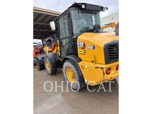 Cat 906, Compact Wheel Loader, 1639 hours, S/N: MZ600166, 2023 - Image 2