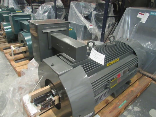 900 HP 1800 RPM Baldor /Reliance, Frame 5810, TEFC, BB, new, 2300/4000 Volts - Image 2