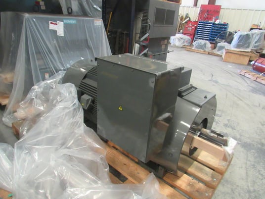 900 HP 1800 RPM Baldor /Reliance, Frame 5810, TEFC, BB, new, 2300/4000 Volts - Image 3