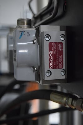 5.5 KIP (25kN), MTS #858 Mini Bionix II axial torsional fatigue load frame, 2 columns, 17-1/2" btwn columns - Image 9