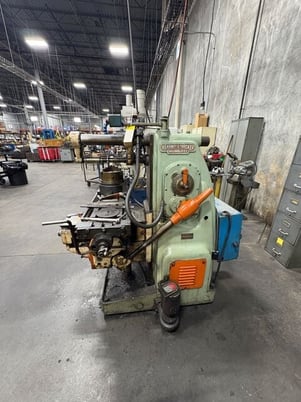 Kearney & Trecker #CE, Knee & Column Milling Machine, 3 HP, 8" x 41" table - Image 2