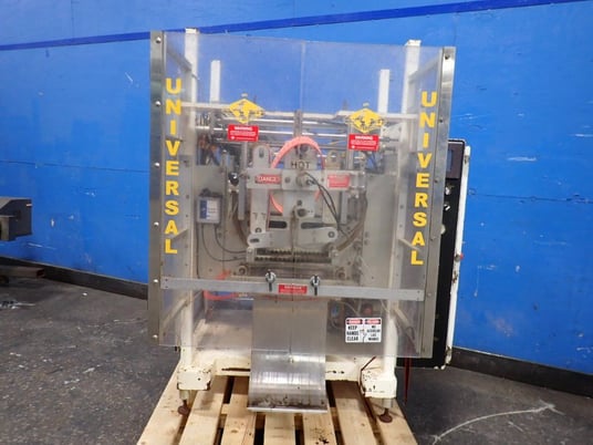 Universal Packaging #S1500CA, Vertical Form Fill & Seal Machine, 208 V, 2002 - Image 2