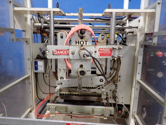 Universal Packaging #S1500CA, Vertical Form Fill & Seal Machine, 208 V, 2002 - Image 4